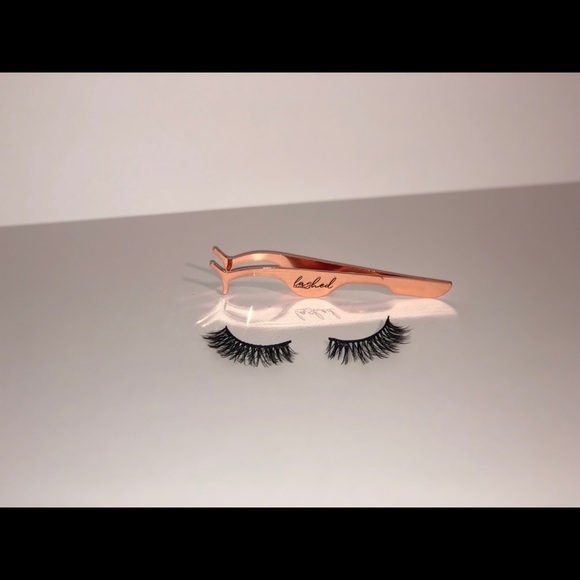 Lashed Lashes - Picture 5 of 6